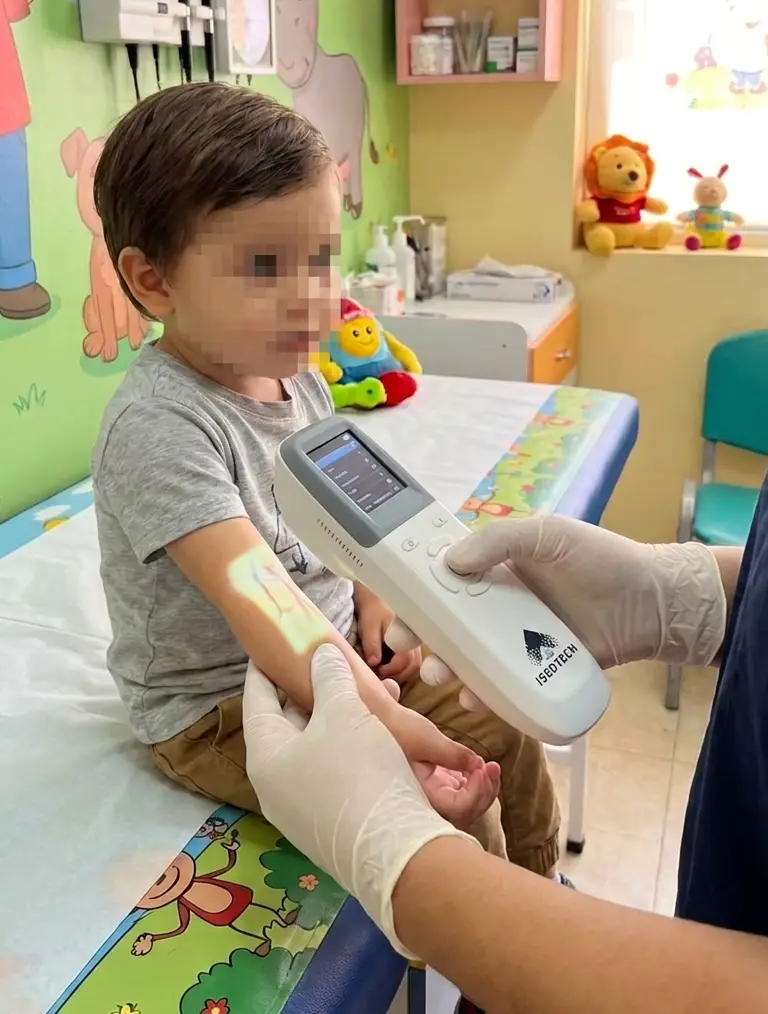 VeinFinder para pediatria localizar venas en niños